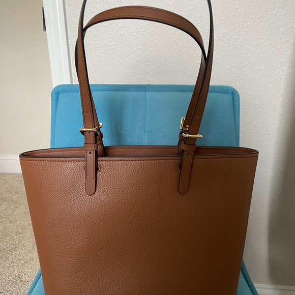 Michael Kors Jet Set Medium Pocket Tote - Picture 7 of 8